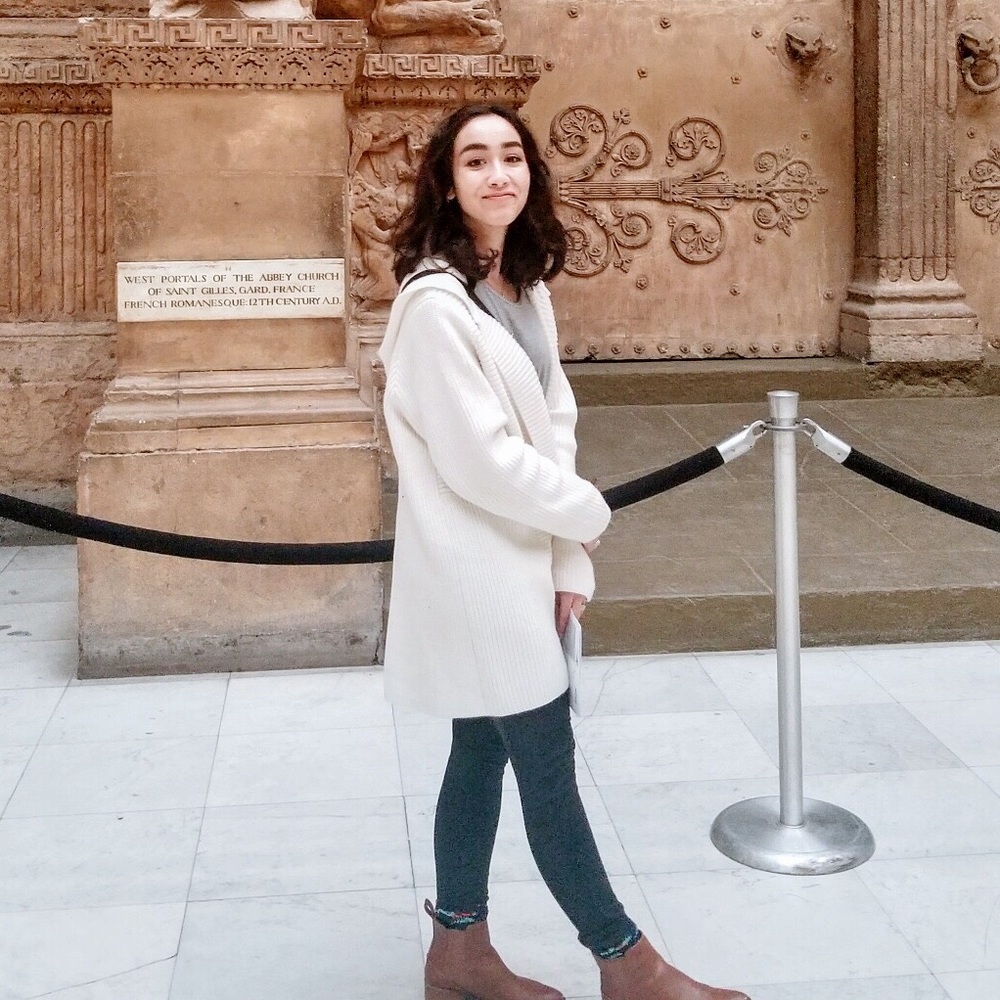 Meet your Posher, Olivia